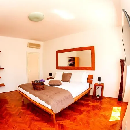 Luxury Serviced In Centre Apartamento