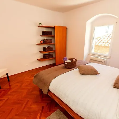 Luxury Serviced In Centre Apartament Split