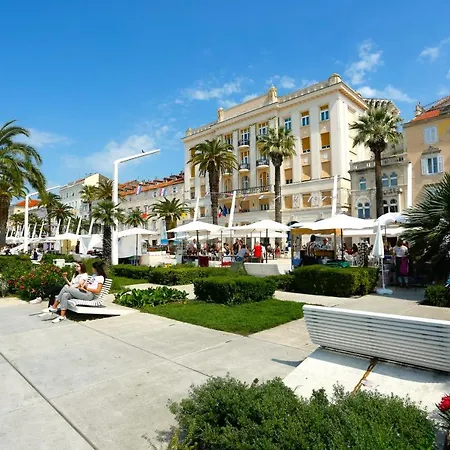 Apartmán Luxury Serviced In Centre Split