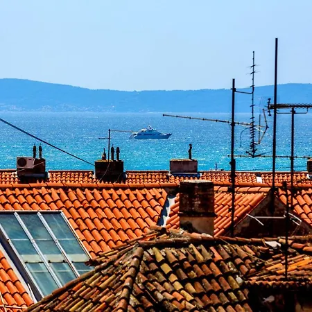 Luxury Serviced In Centre Apartment Split