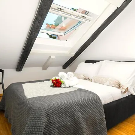 Apartment Luxury Serviced In Centre Split