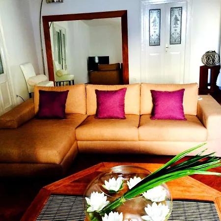 Luxury Serviced In Centre Apartmán