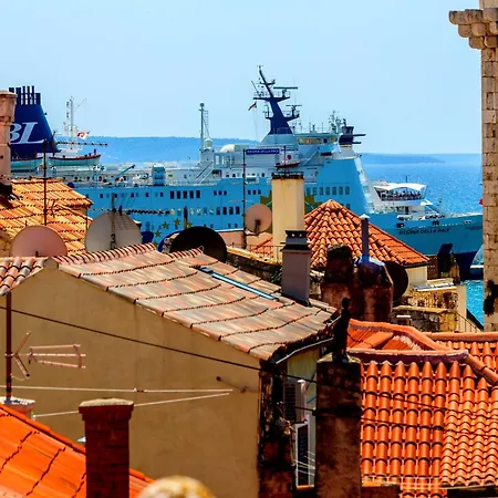 Luxury Serviced In Centre Apartmán Split