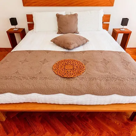 Luxury Serviced In Centre