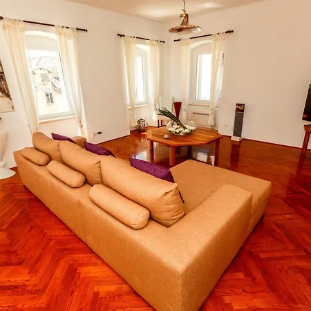 Luxury Serviced In Centre Apartmán Split
