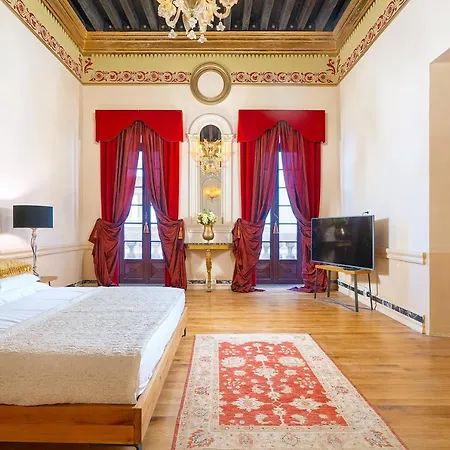 Luxury Serviced In Centre Apartmán